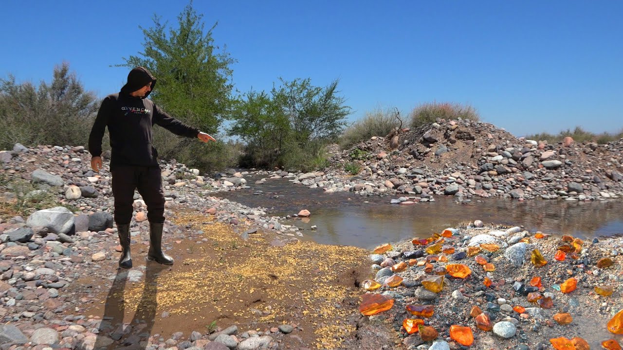 Amber Stones and Gold, You Can Mine on this River: (Many gems - jackpot)