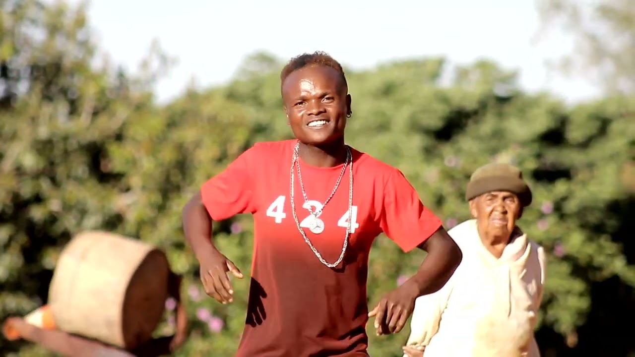 Tsiry Laza Kilalaky -  Tsy Pointure (Video)