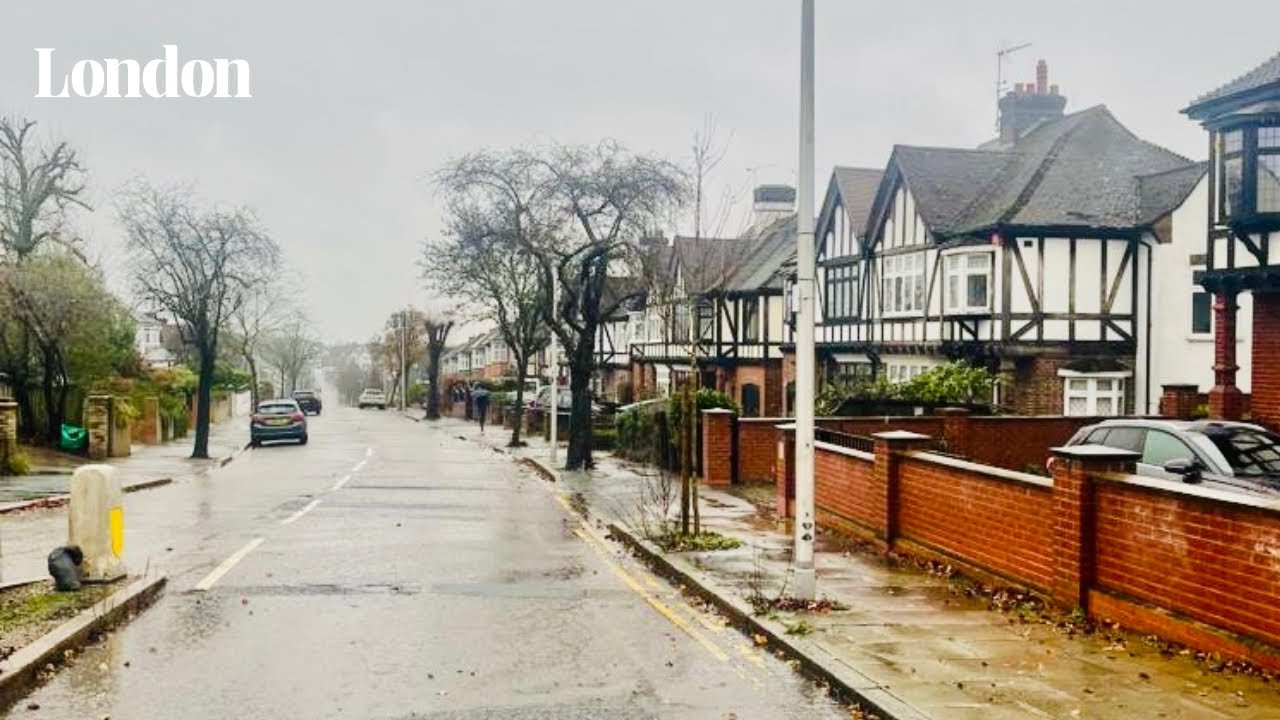 Rainy London Walk Tour: Woodford Green | 2023 | 4K |  Always Walking: