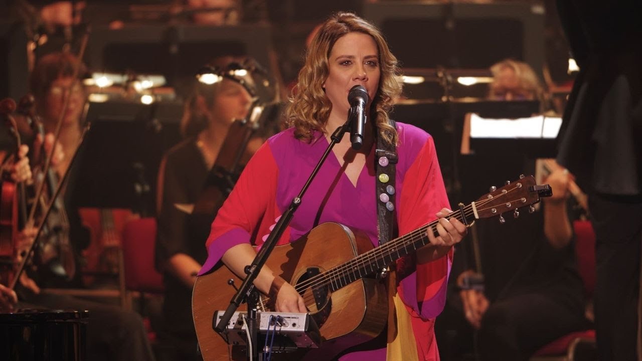 Aneta Langerov&aacute; & Jan&aacute;čkova filharmonie Ostrava - Podzim (ofici&aacute;ln&iacute; video)