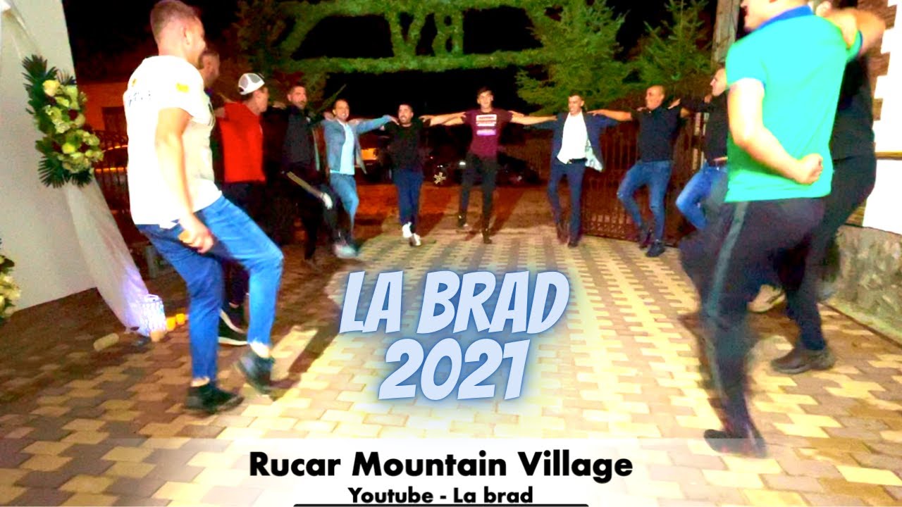 Petrecere la brad -  Rucar Mountain Village - muzica colaj 2021
