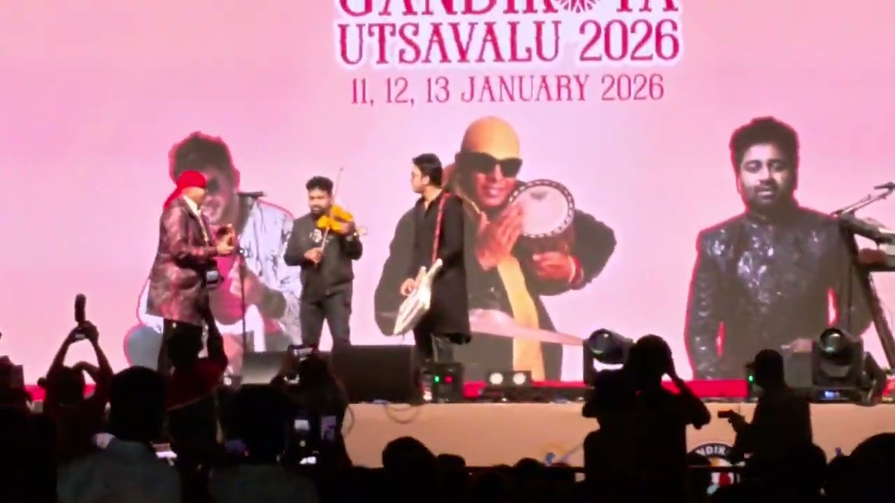 Stage on fire as Mani Sharma enters to rule with his music 🎧🔥#gandikota #manisharma #utsavalu 
