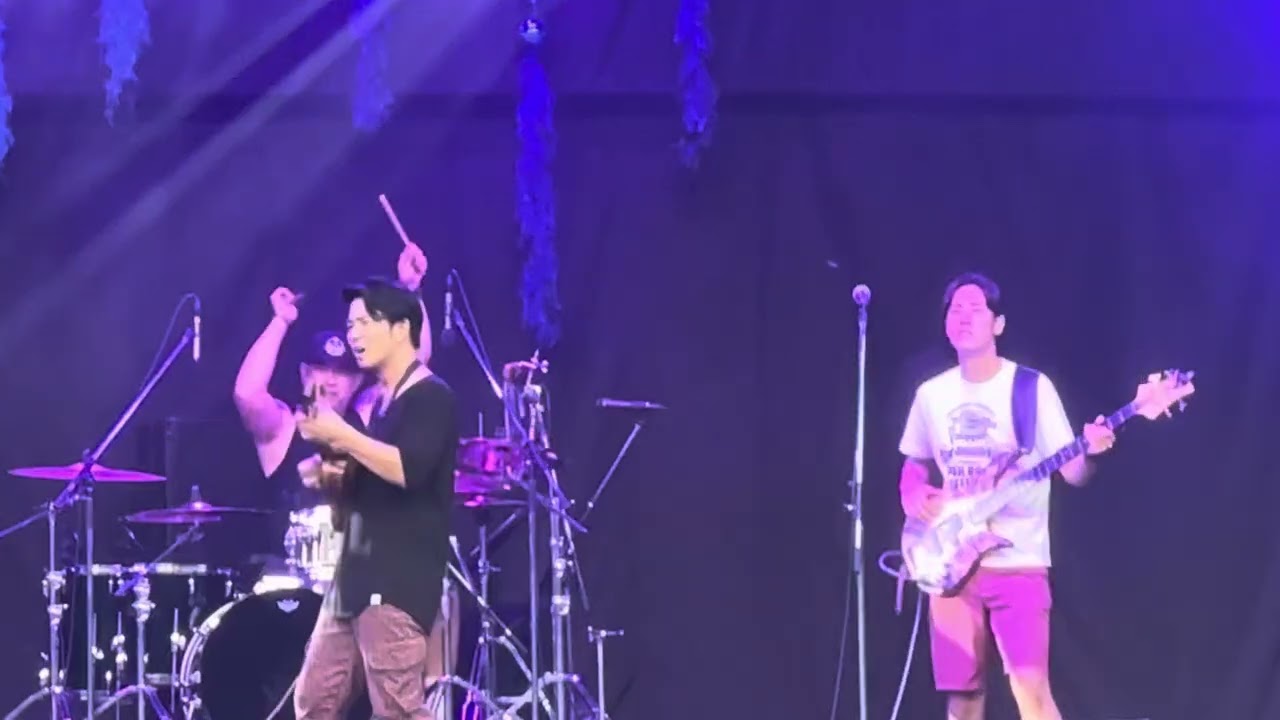 Jake Shimabukuro “Iron Man” “We Will Rock You” etc at Fuji Rock 27 July 2025