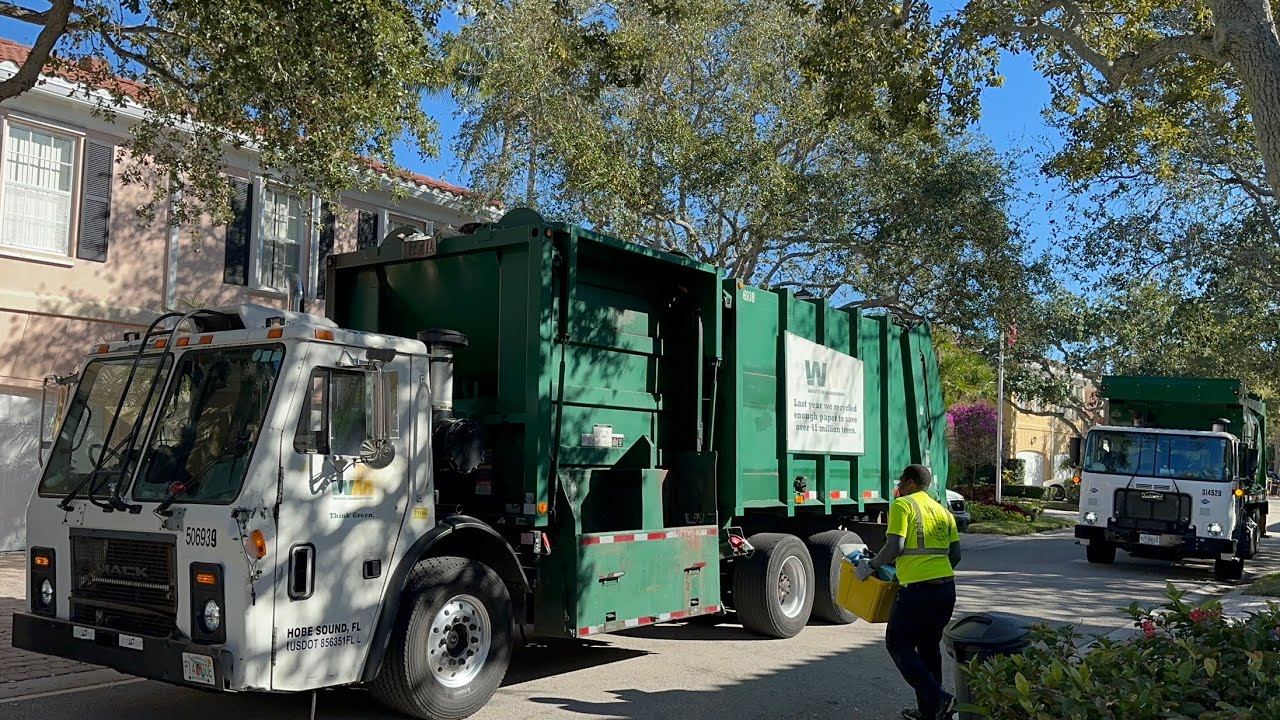 Roaring Waste Management Mack LE Heil Recycler 2000 + Manual Packing