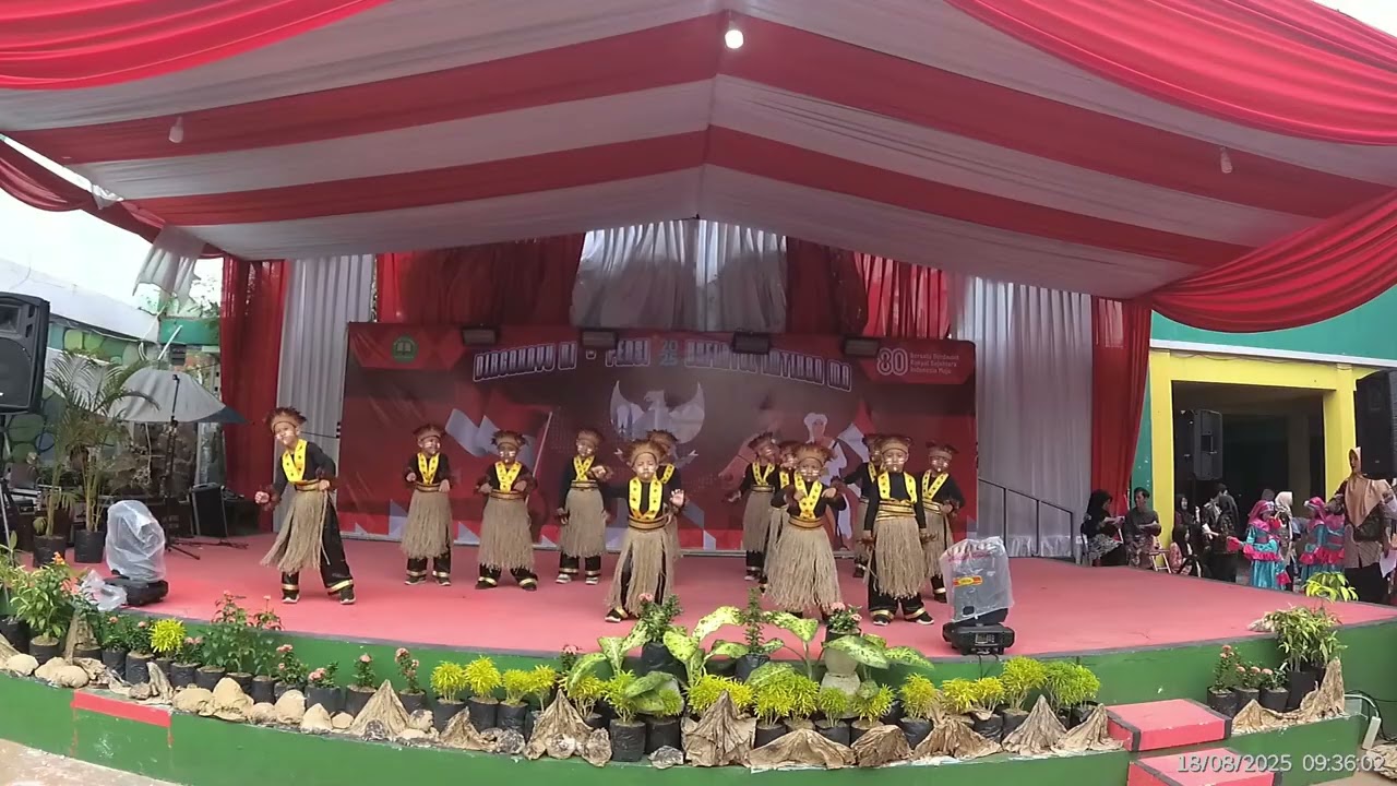 Penampilan pagi Haflatul Imtihan siswa TK & MI Miftahul Amal 2025