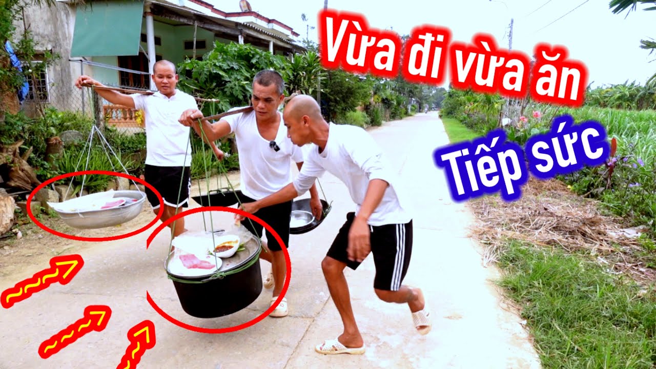 Tranh Tài Vừa Đi Vừa Ăn Bánh Tráng Cuốn Cá Bò Gù Thần Tốc | Son Duoc Vlog 64