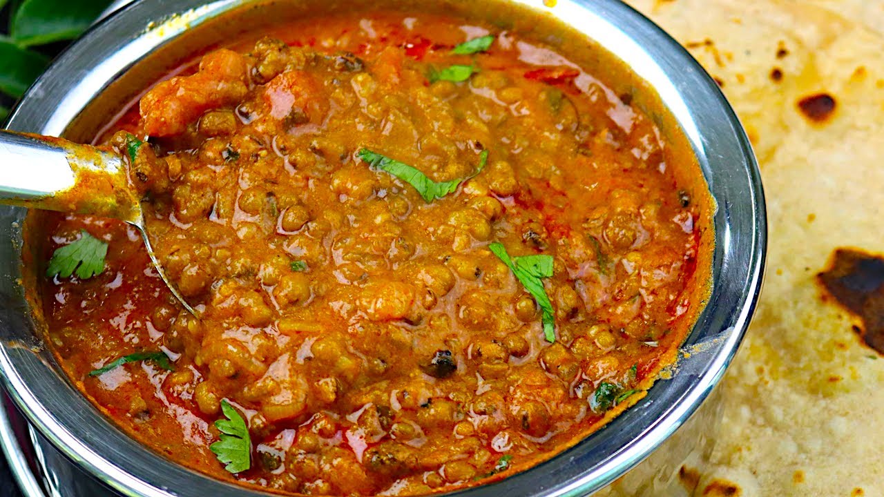 பச்சை பயறு குழம்பு இப்டி செய்ங்க செம டேஸ்ட்👌/pachai payaru kulambu recipe in tamil /green gram curry