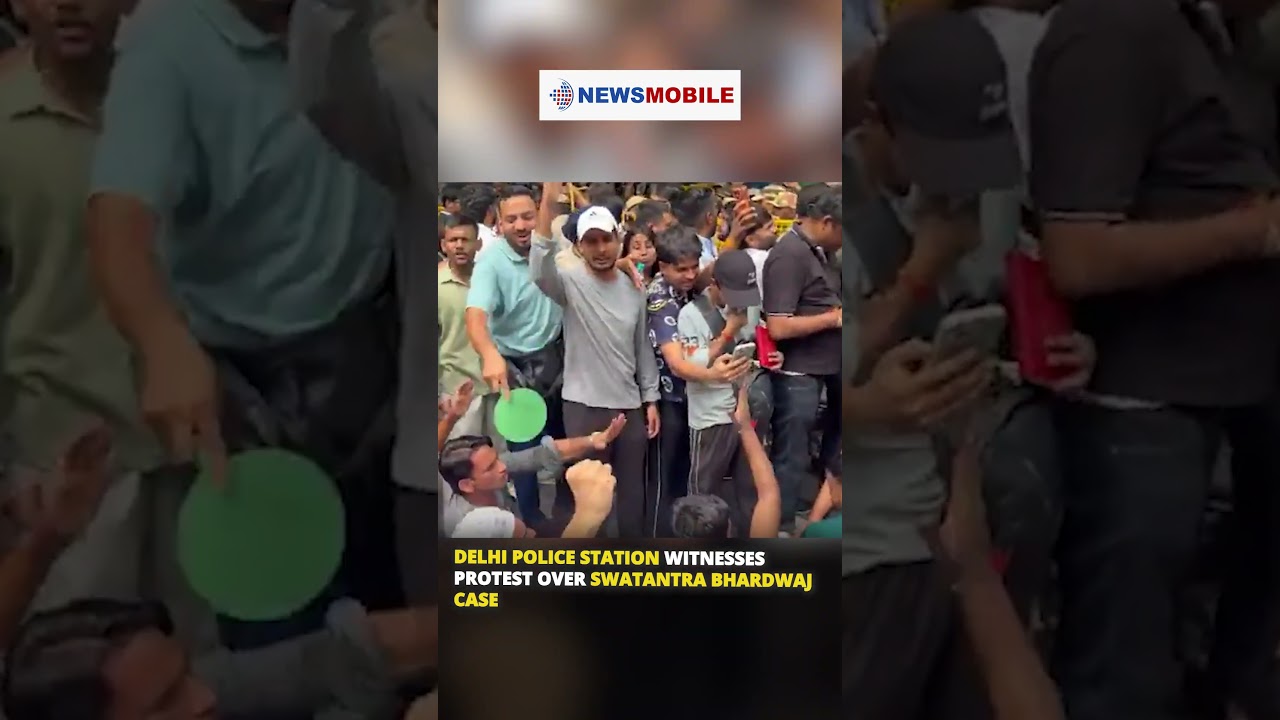 Delhi Police Station Witnesses Protest Over Swatantra Bhardwaj Case