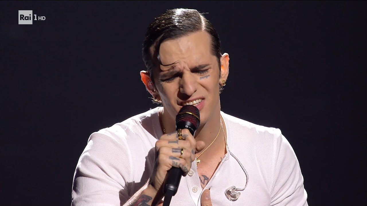 Achille Lauro -  - Incoscienti giovani {SANREMO 2025} Live Audio - Photo/Video Show