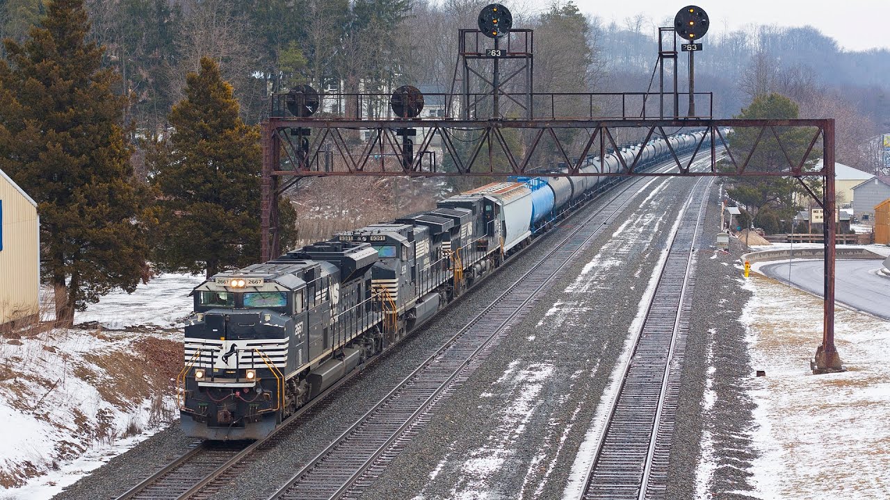 Norfolk Southern's Pittsburgh Division: Thoroughbreds in the Mountains