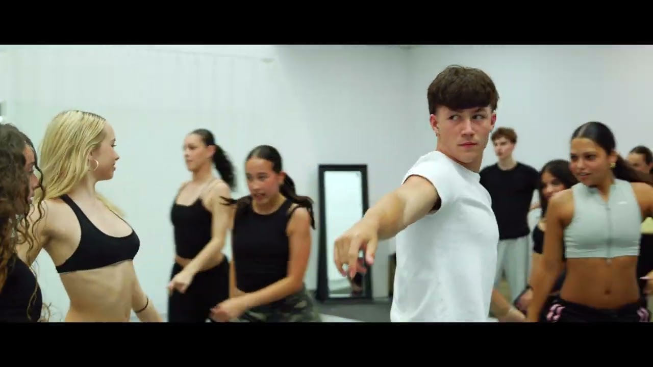 JANIE KOGAN - EYE CONTACT Official Music Video