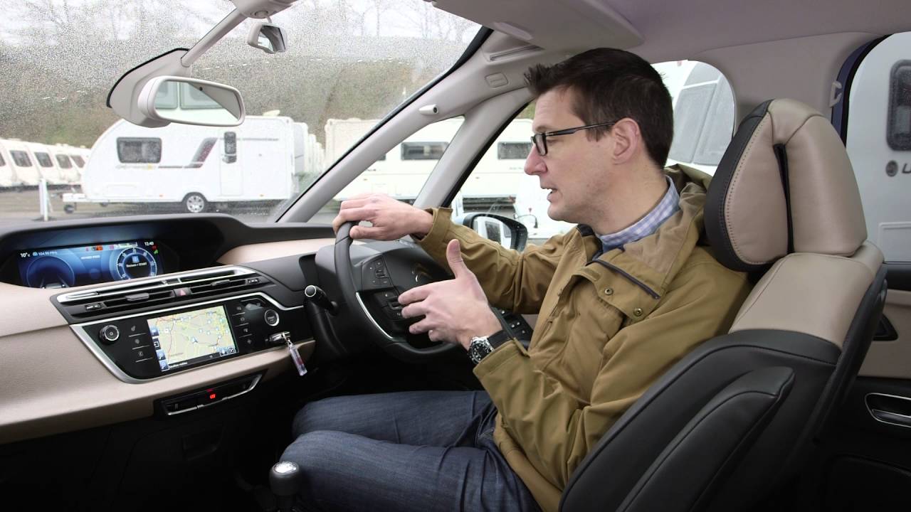 Citroën Grand C4 Picasso towing review with the Camping and Caravanning Club