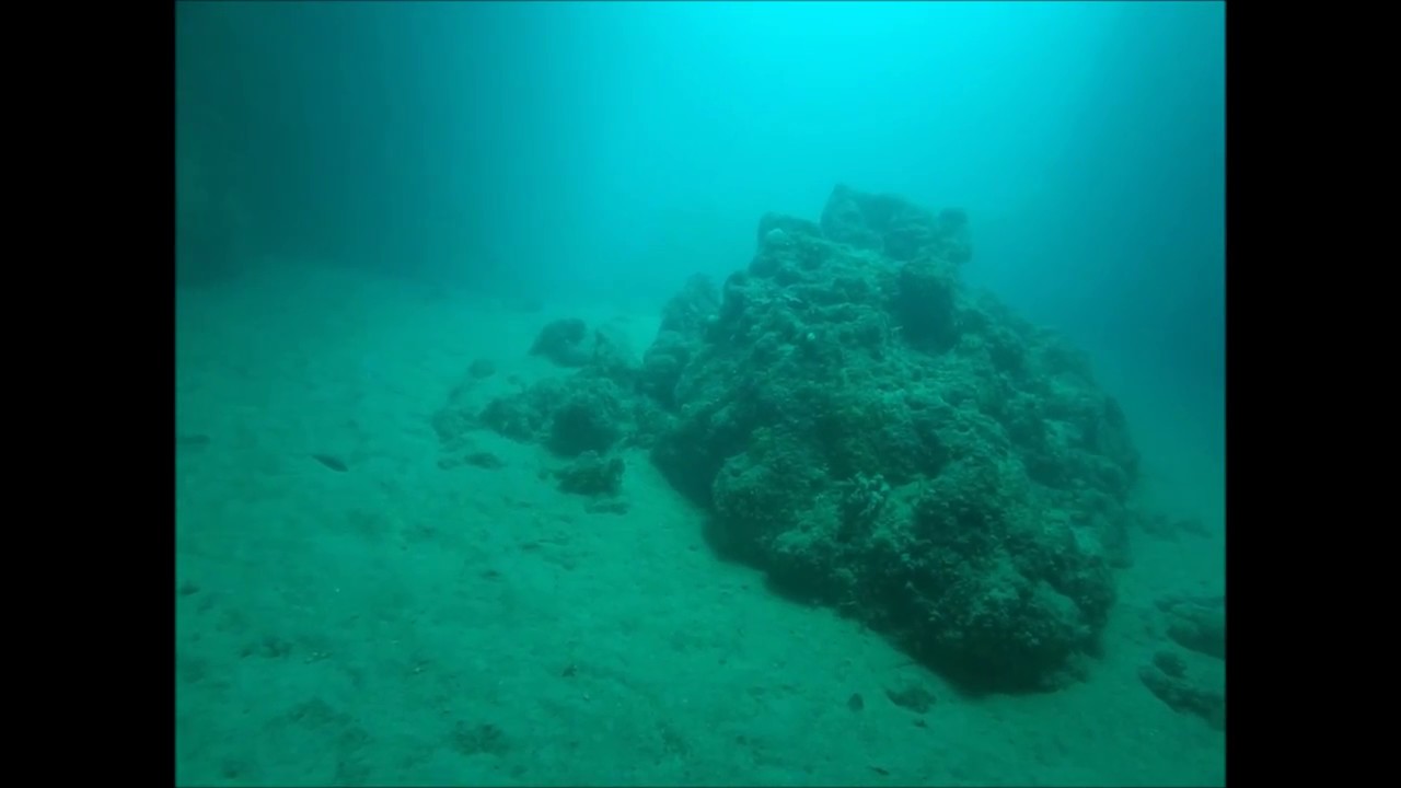 Grotta passante presso lo Scoglio del Corallo - Monte Argentario