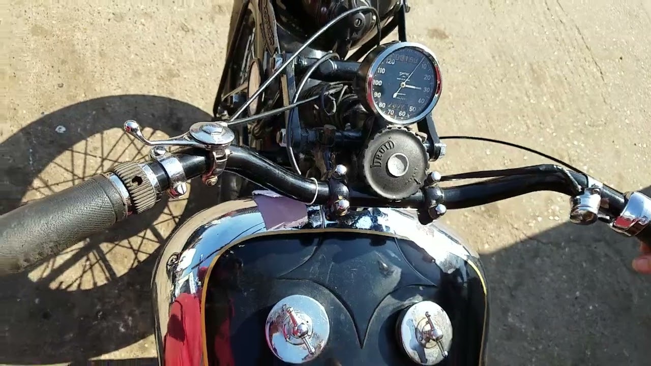 1939 Brough Superior SS80 1000cc at Andy Tiernans #09152BSR