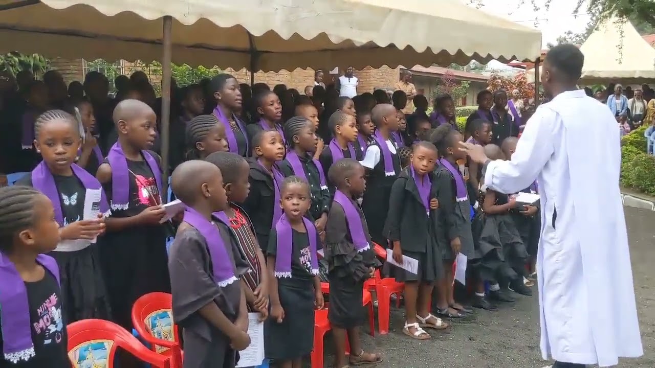 SANCTUS LIBERA... CHORALE SAINT AUGUSTIN PNDA GOMA/KATOY