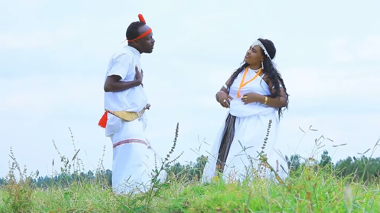 Okaash fi Faaxumaa (Bareedduu Afran aql'oo) - New Ethiopian Oromo Music 2019(Official Video)