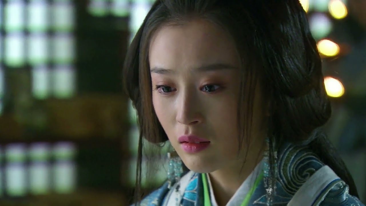 一首《三国恋》唱尽了乱世中的儿女情长《三国恋》是一首带有浓郁中国风色彩的歌曲。这首歌巧妙了地融合了摇滚和东方京剧唱腔，让听歌的人为之震撼