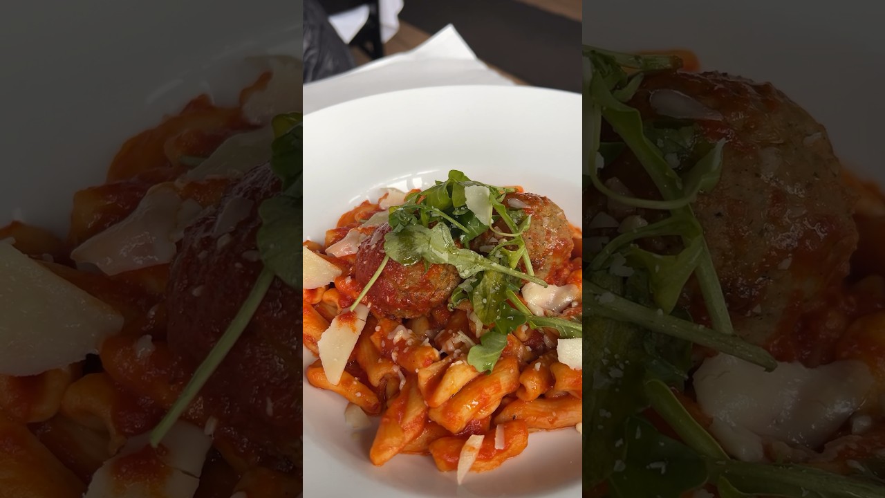 Mia Bella in #cleveland #delicious #italianfood #meatballs #pasta #ravioli #drinks #lobster #food