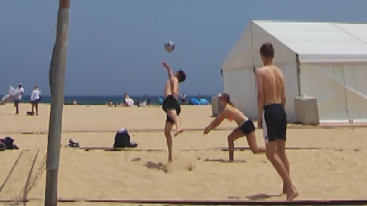 🏴󠁧󠁢󠁥󠁮󠁧󠁿 boy and 🇦🇺 girl destroy at volleyball in 🇵🇹 day 2 | VLOG 38
