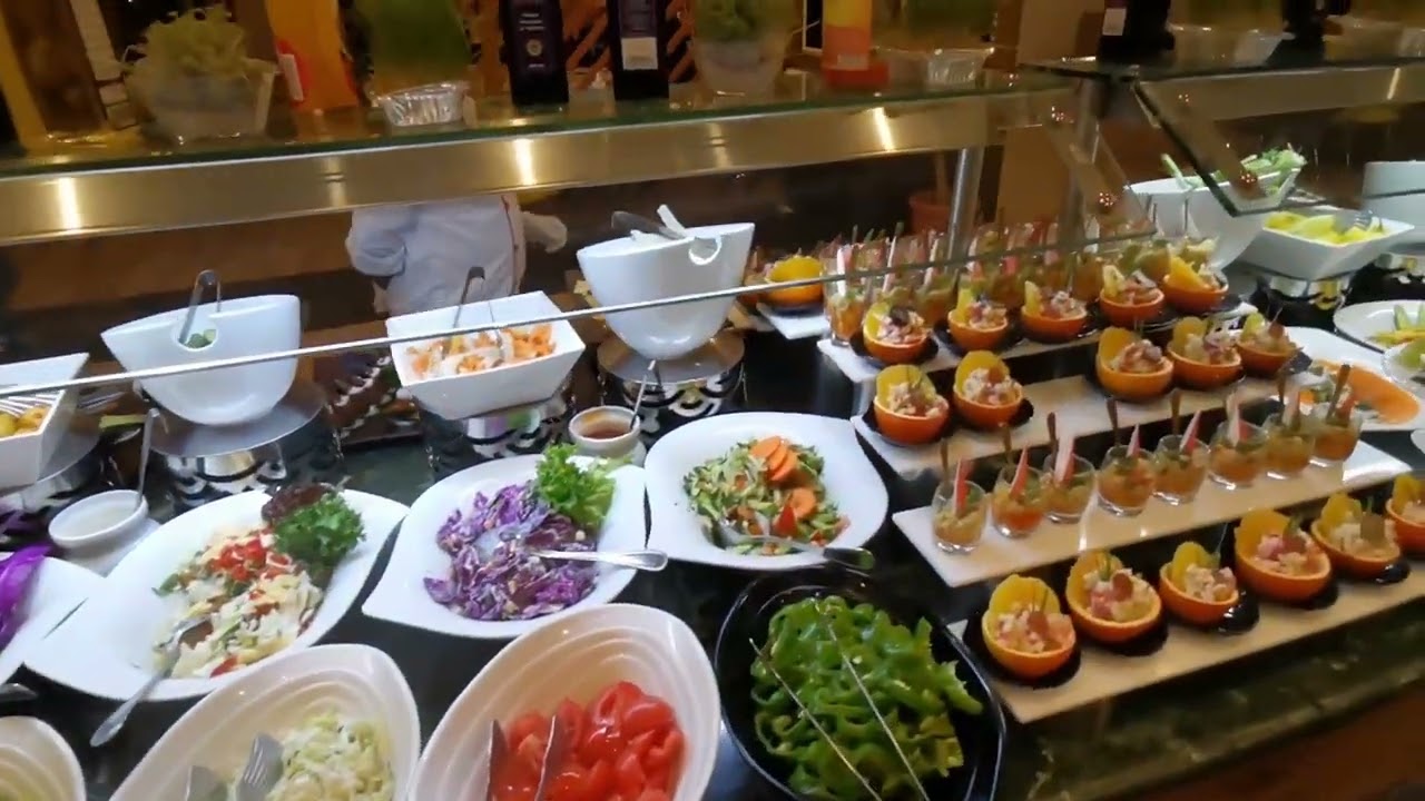 FOOD TITANIC ROYAL  by NIGHT EGYPT HURGHADA 2022 - podr&oacute;że Ojca Mateusza