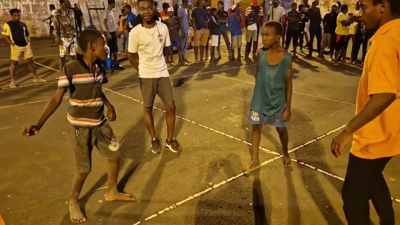Combat traditionnel le mouringué à Mtsamboro.