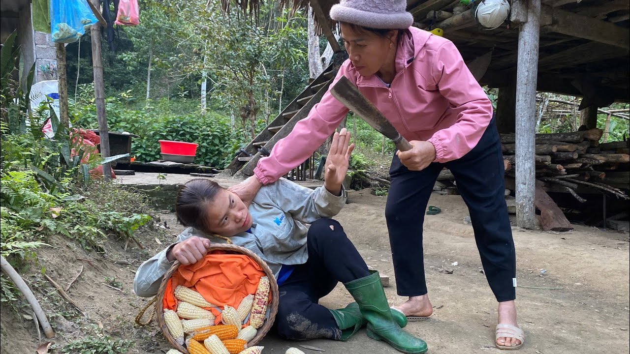 My daughter and I will cook rice in bamboo tubes using the traditional method.