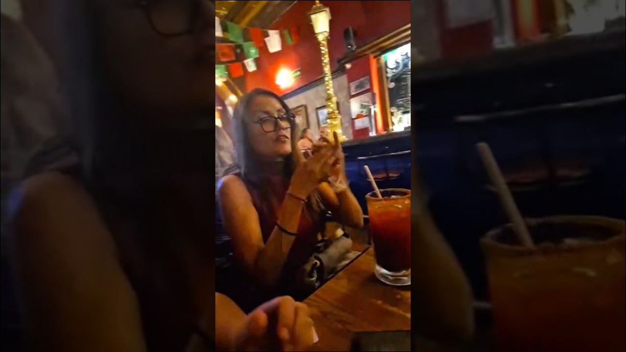 Cantineando y cantando en la Barra hidalgo con las compas 🤣