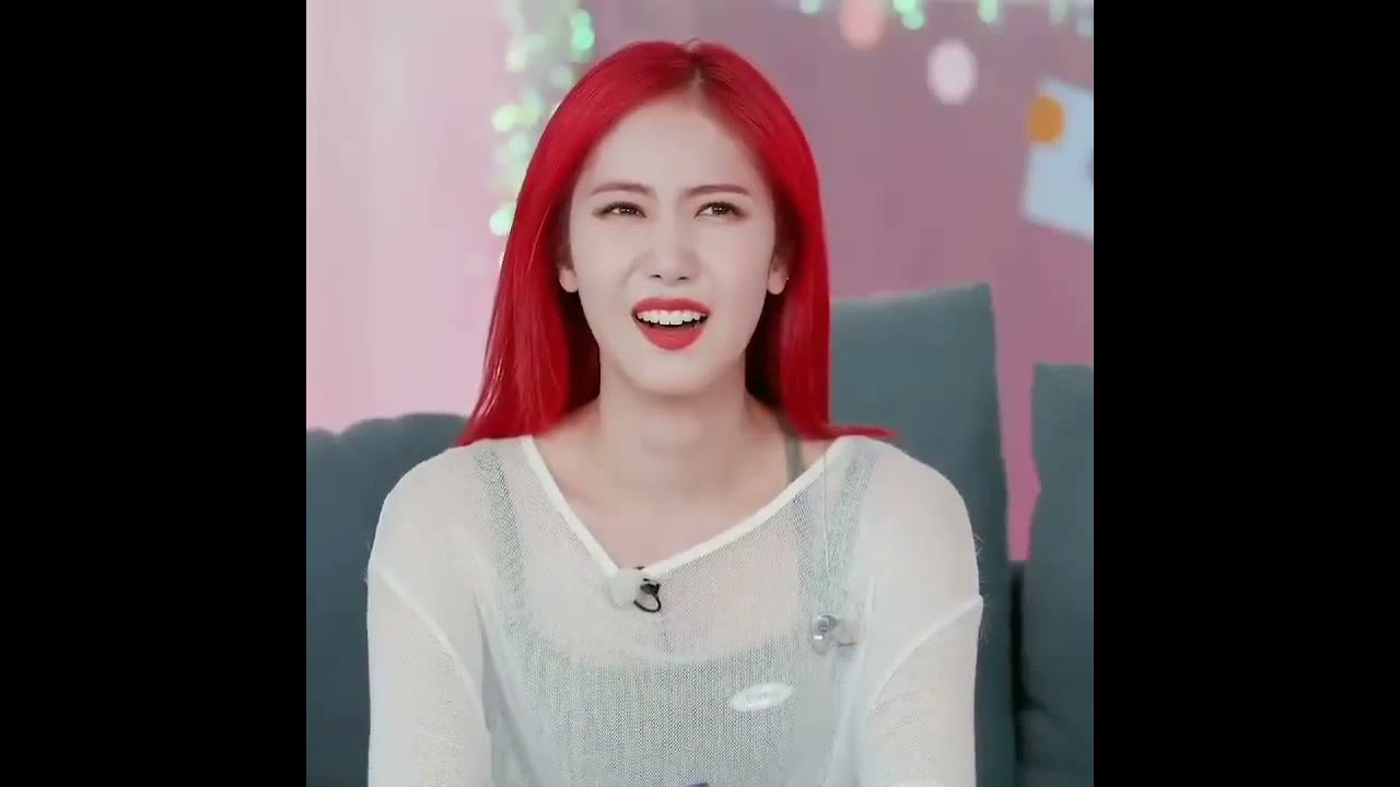 questionable GFRIEND moments that live in your mind
