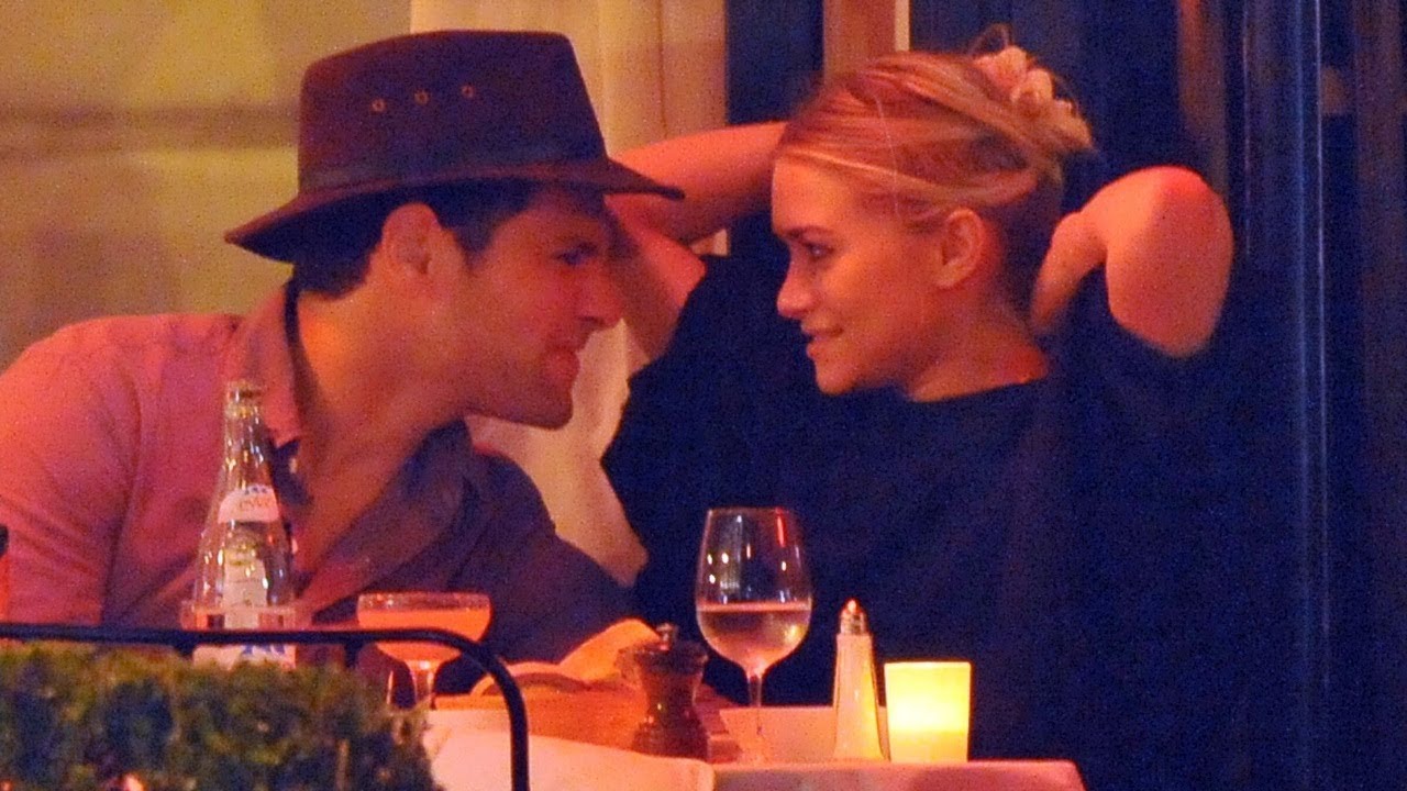 09 Oct 2009 - Ashley Olsen and her boyfriend Justin Bartha dining in Paris