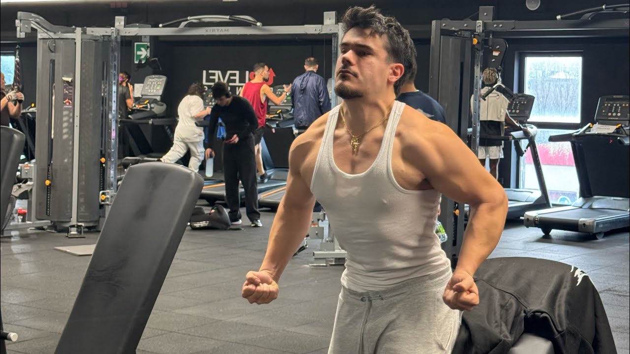 I 3 MOTIVI CHE TI STANNO DISTRUGGENDO IL FISICO