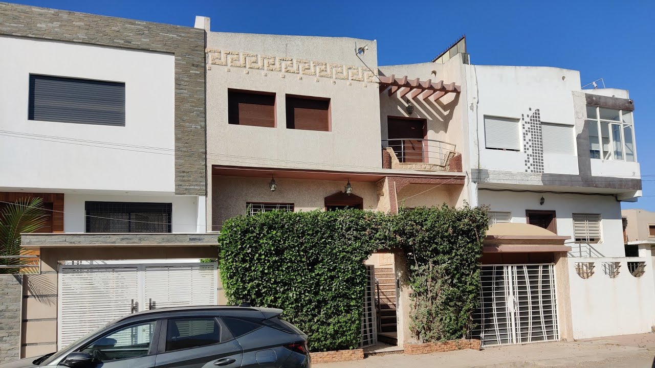 فيلا رائعة 🏡 محفظة تيتر فيها 3 طوابق للبيع بمدينة الجديدة قريبة البحر ب 2 دقائق بتمن مناسب 