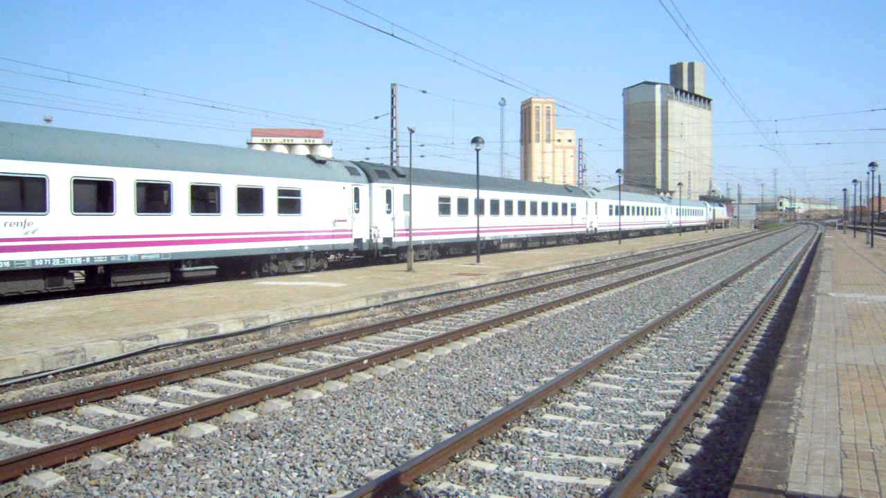 RENFE 334 CON DIURNO SALAMANCA-HENDAYA