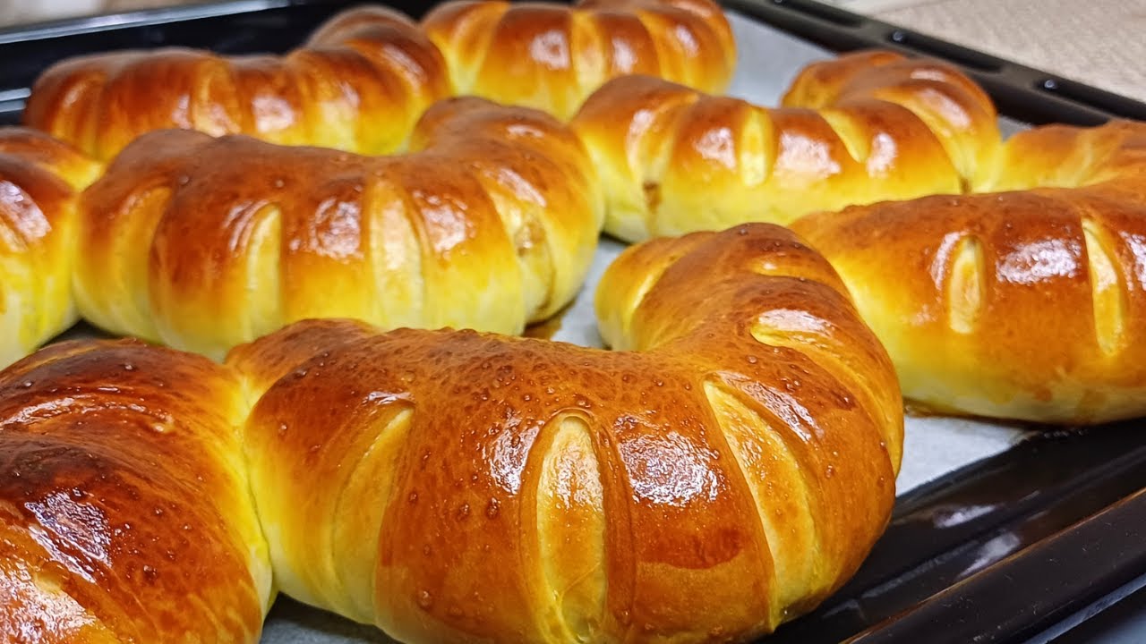 Cum Să Faci Cornulețe ca la Bunica – Rețetă Pas cu Pas