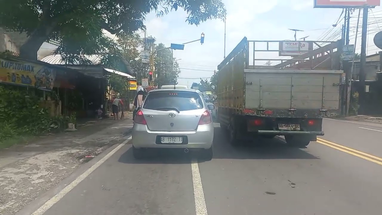 Jalur jalan Bumirejo Lendah- Banguncipto Sentolo Kulon Progo DIY