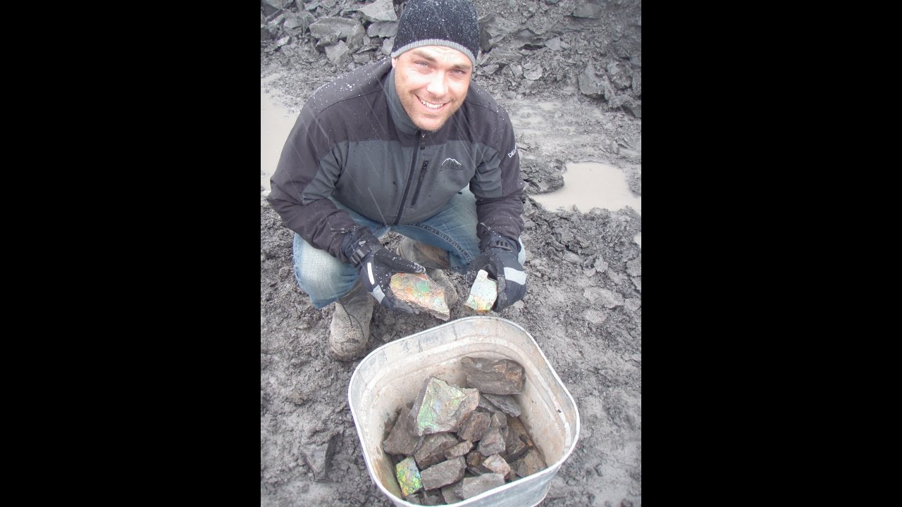 Ian Wilson explores the Korite Ammolite mine and explains ammolite, a rare and precious gemstone.