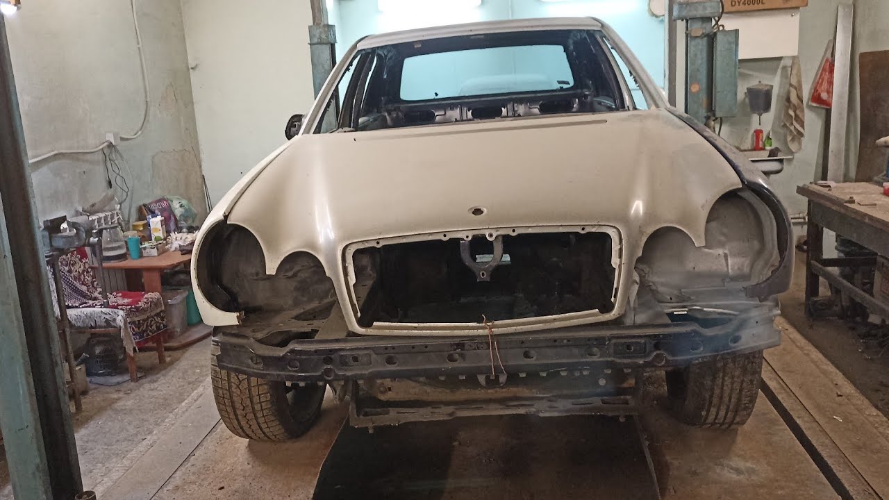 Mercedes-Benz W210 восстановительные работы кузова.