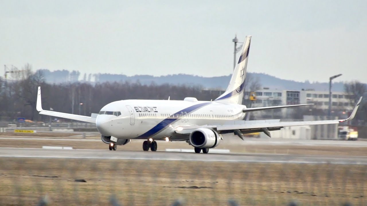 El Al Israel Airlines Boeing 737-958/ER 4X-EHD arrival at Munich Airport MUC EDDM