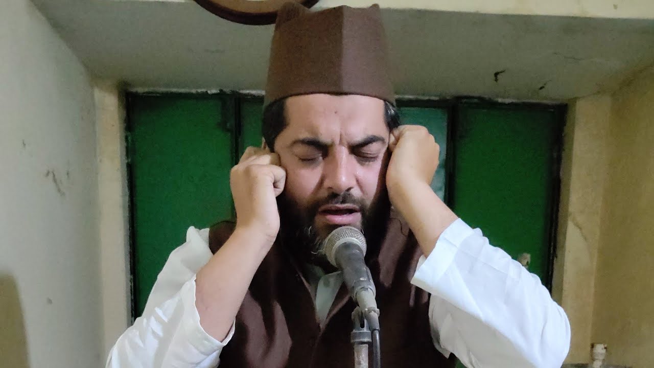 Mohd Nawaz Khan Sahab Mujaddidi Moazzin Jama Masjid Rampur Ki Dilkash Awaz Me Azan Sama'at Farmayen
