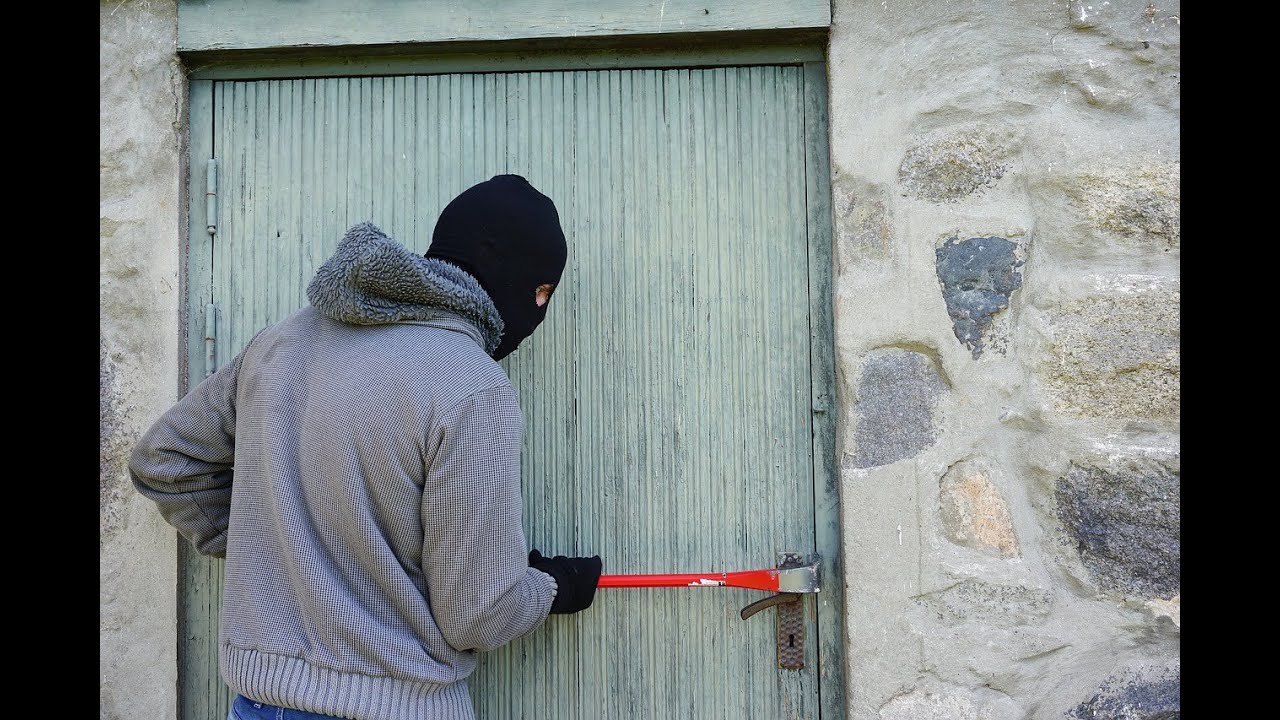 Jak zabezpieczyć mieszkanie przed złodziejem?
