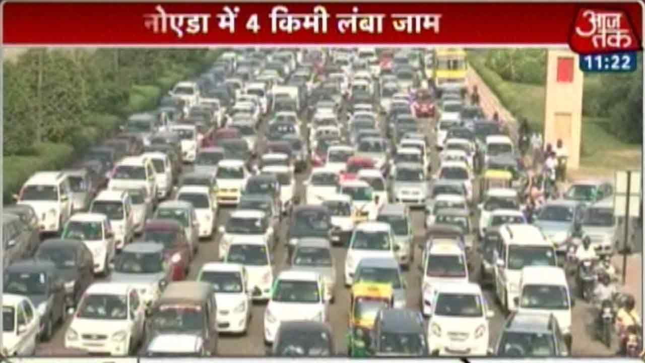 4-KM Long Traffic Jam On Noida Express Highway