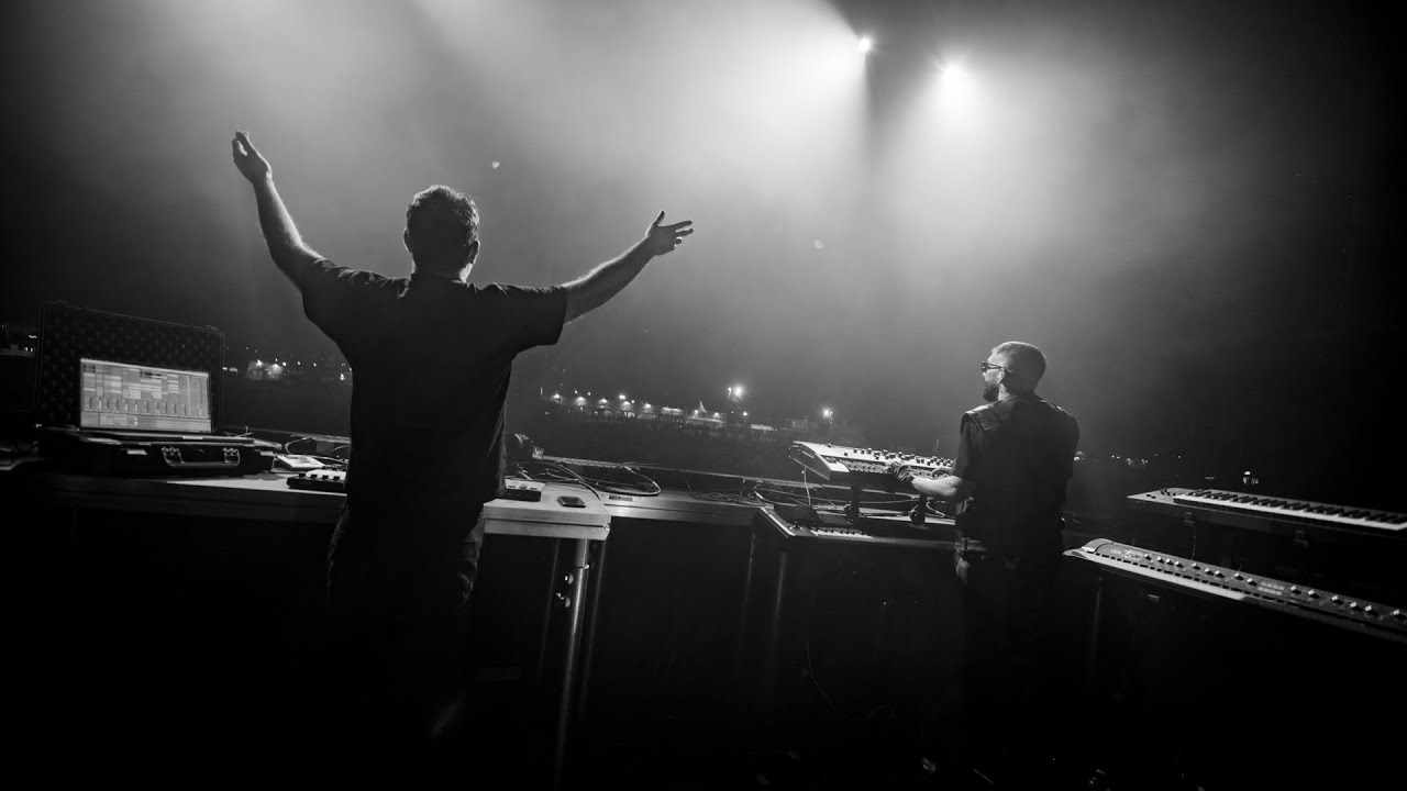NTO 🔗 Sofiane Pamart - Bagarre (Dour Festival Liveshow)