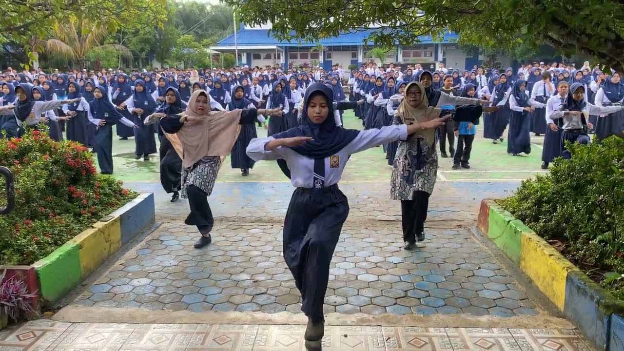 Senam Anak Indonesia Hebat di SMP Negeri 1 Nunukan