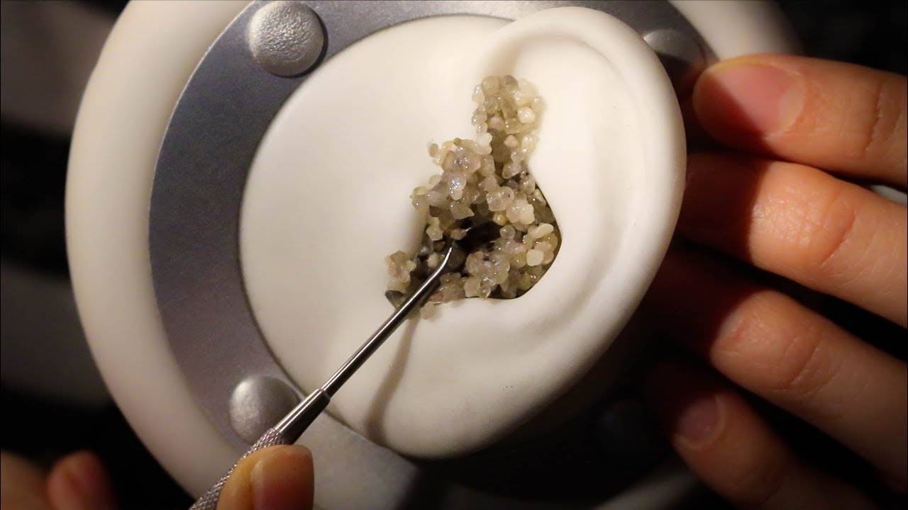 ASMR CRUNCHY EAR MASSAGE & EAR CLEANING
