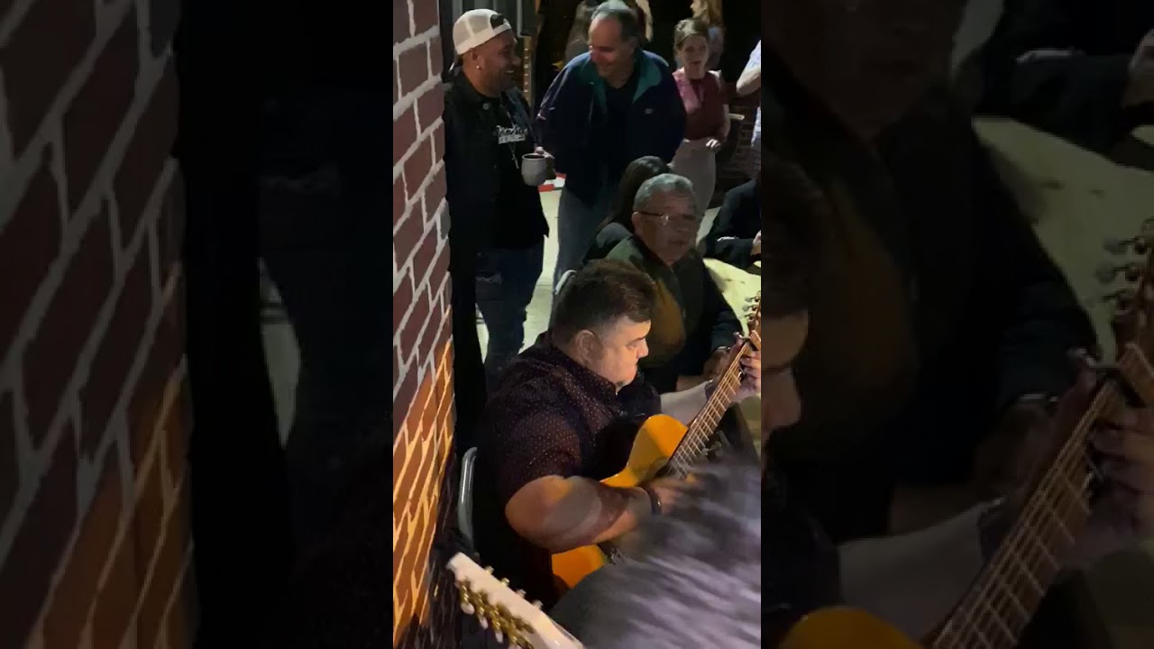 Ricardo Cepeda y Neguito Borjas celebran juntos