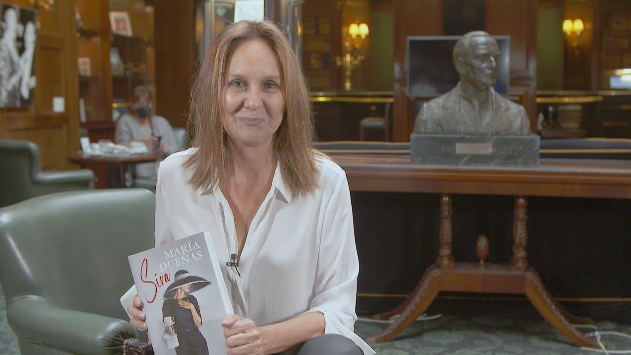 María Dueñas presenta 'Sira', la segunda parte de 'El tiempo entre costuras'