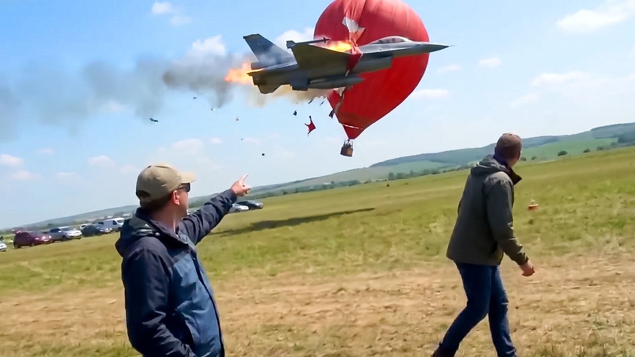 Insane Aviation & Sky Fails Caught on Camera