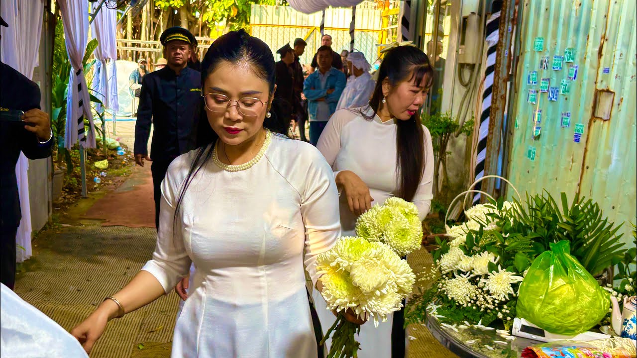 Lễ cúng cáo lễ cảm tạ cựu ông Nguyễn văn Tiền.