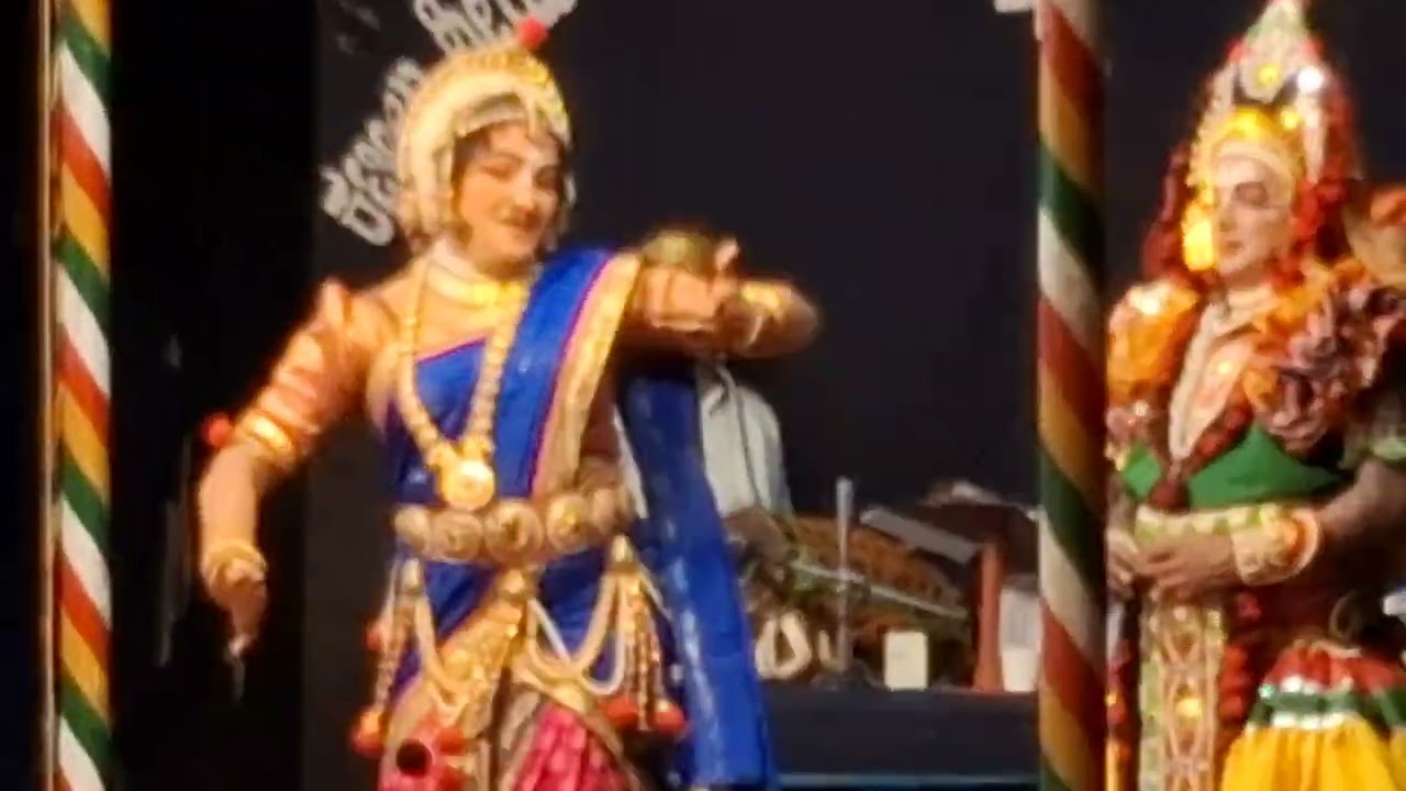Artist:Dr.Mahesh Sanoor, charming expressions. & Graceful dancing.#yakshagana #kateelmela. 