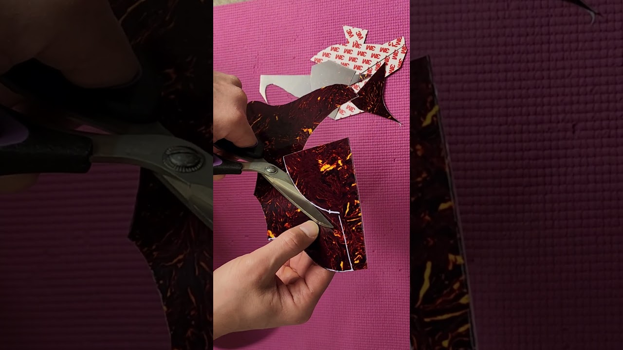Making a custom pickguard in less than 60 seconds #vintageguitar #framus #acoustic #DIY #luthier