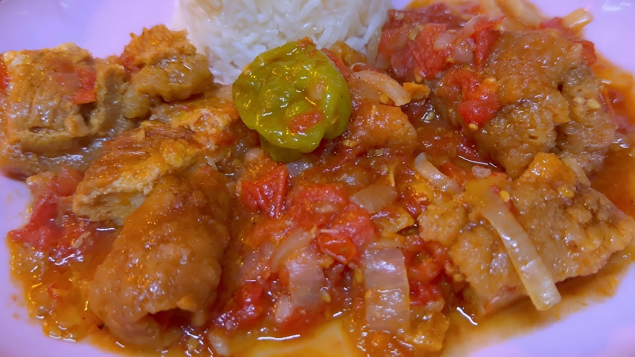 El Mejor chicharrón en salsa de tomate|Arroz blanco|Tortillas de mano con Natas todo una Delicia!!!